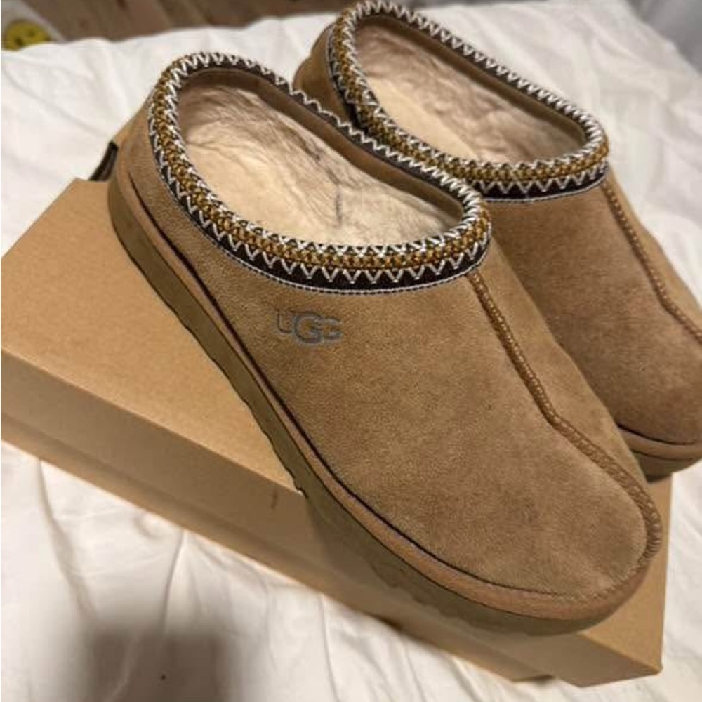 UGG Tansman slippers